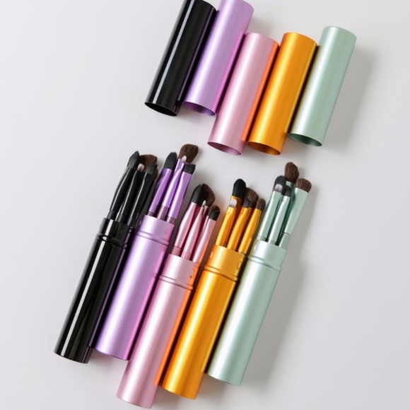 Cute Nation Other - NEW 5pc Travel Makeup Brush Set W/Case